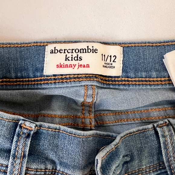 Abercrombie skinny jean medium wash, size 11/12 - Picture 2 of 3